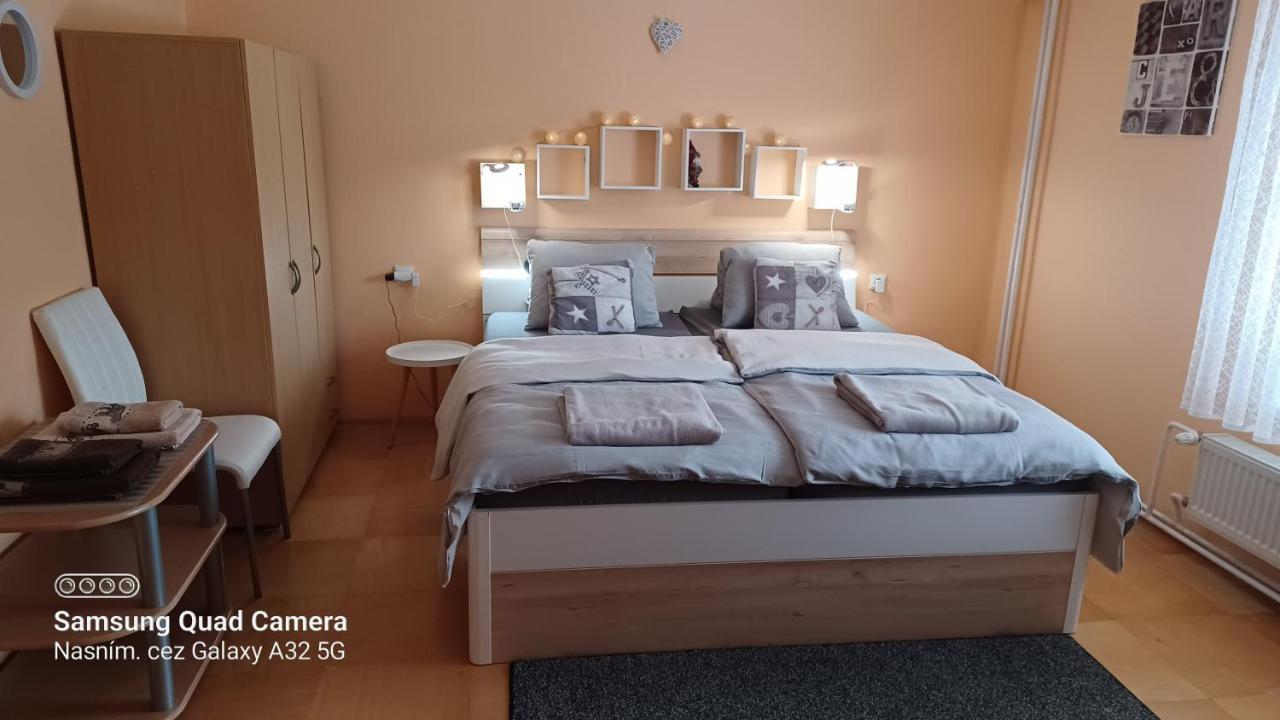 Apartment 81